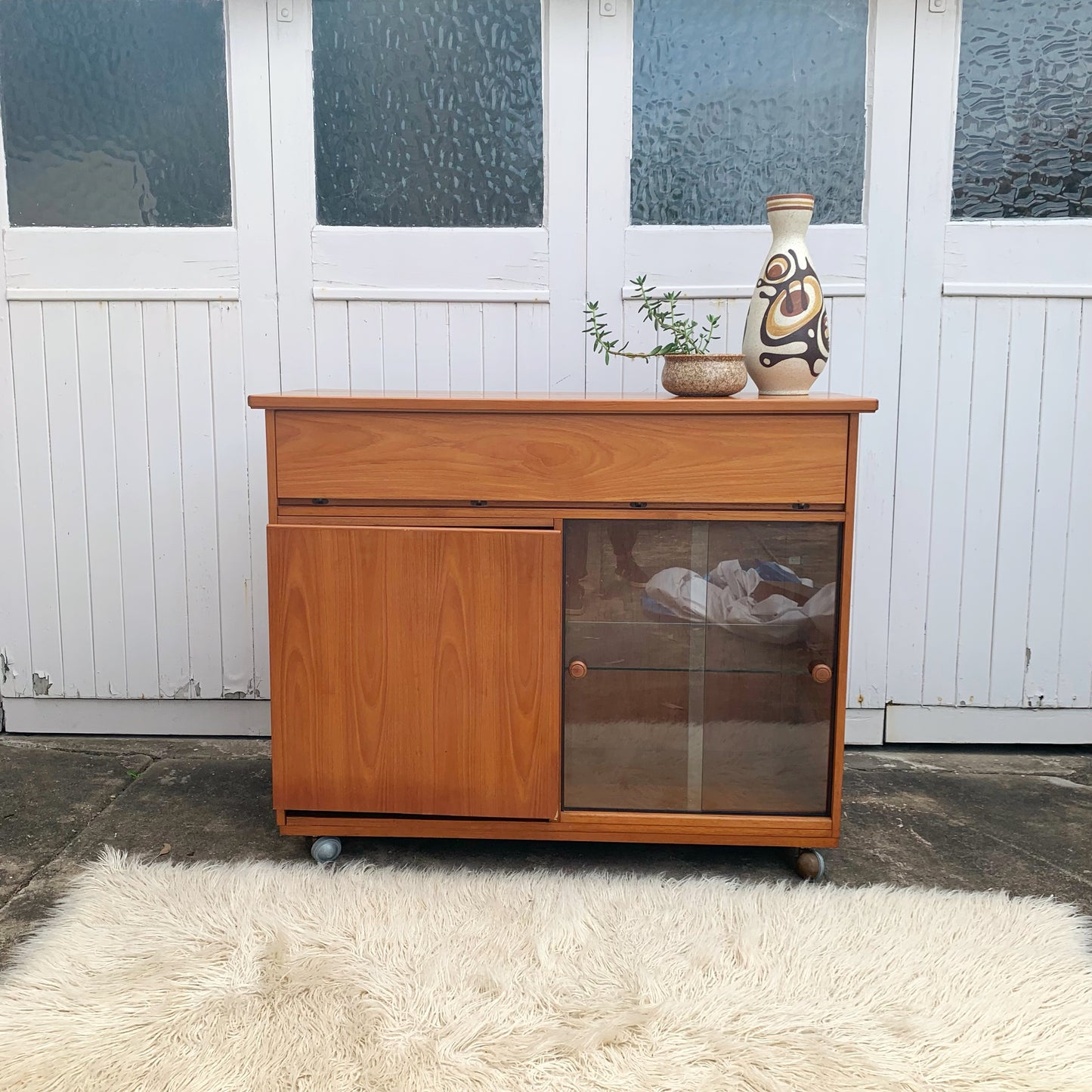 Chiswell Convertible Mid Century Modern Cocktail or Dry Bar