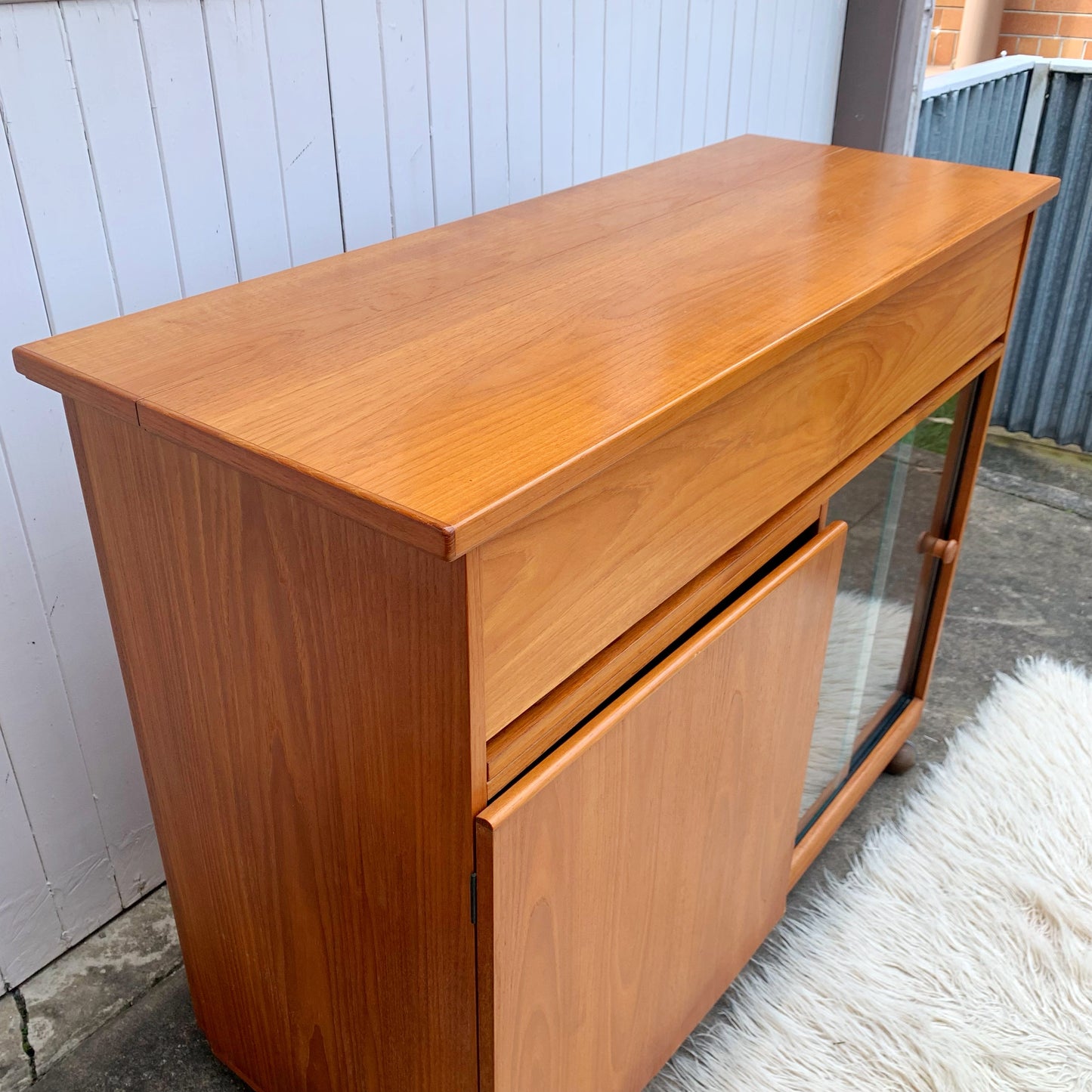Chiswell Convertible Mid Century Modern Cocktail or Dry Bar