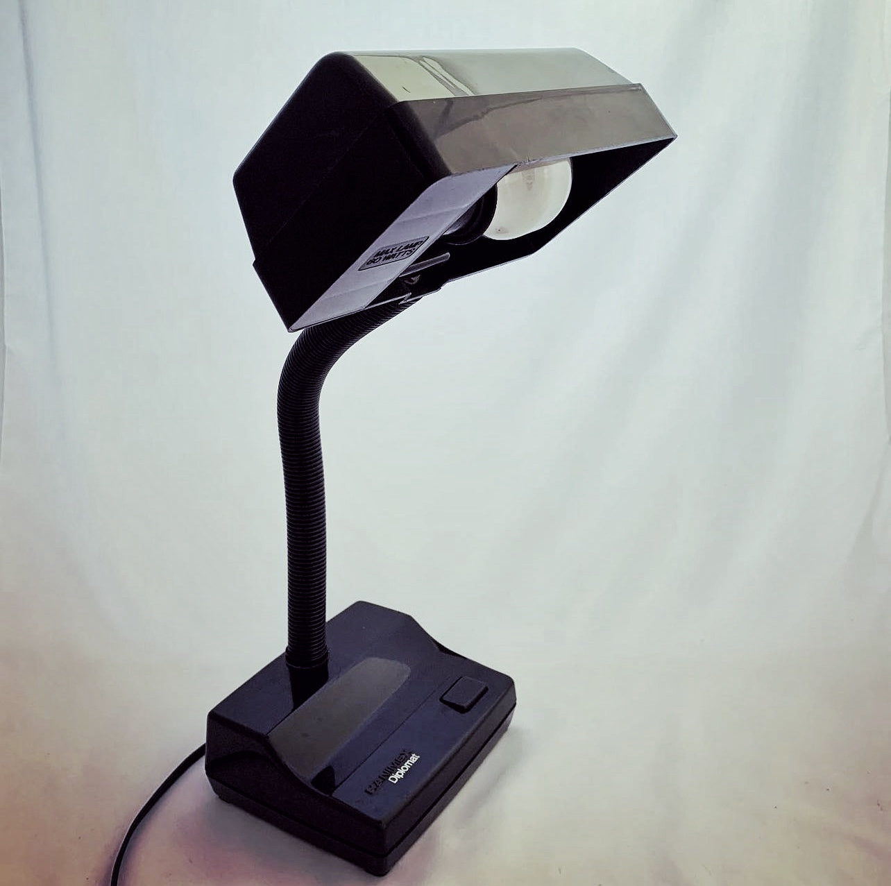 Black Adjustable Hanimex "Diplomat" Retro 80s era Gooseneck Desk Lamp
