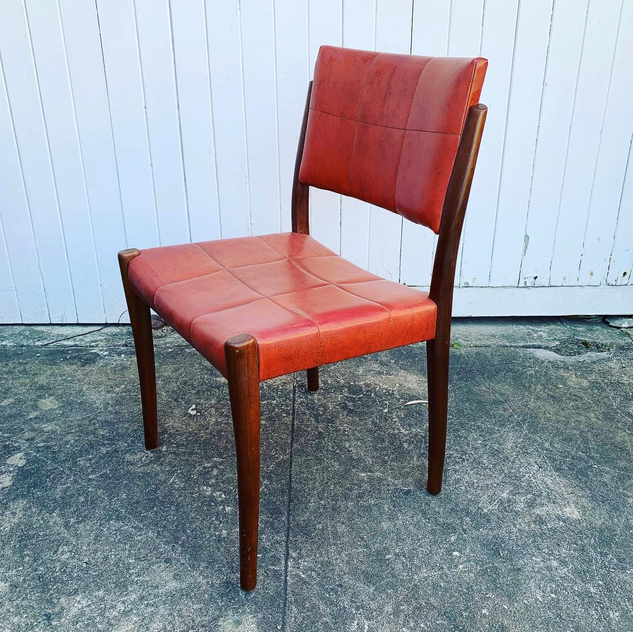 Mid Century Modern Fler 64 Dining Setting, 6 Soft Back Vinyl Chairs & Original Matching Table designed by Fred Lowen & Ernest Rodeck