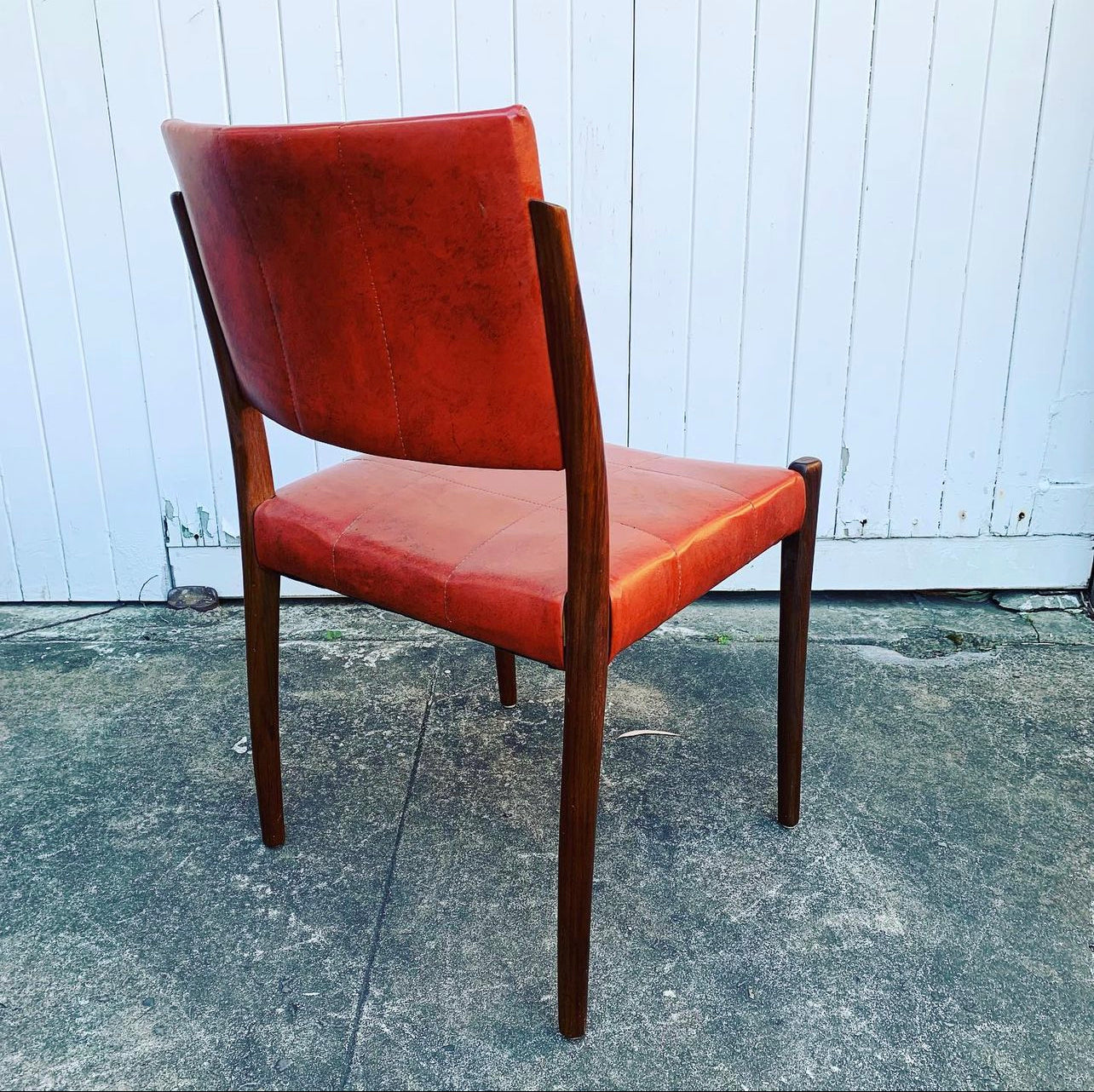 Mid Century Modern Fler 64 Dining Setting, 6 Soft Back Vinyl Chairs & Original Matching Table designed by Fred Lowen & Ernest Rodeck